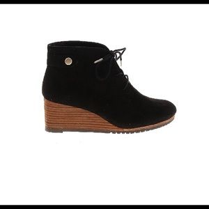 Dr scholl’s black booties in amazing condition perfect for fall